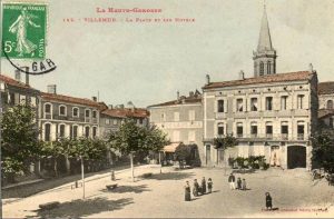 la place et les hôtels