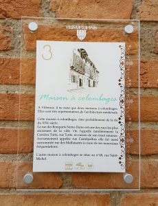 maison a colombages , plaque